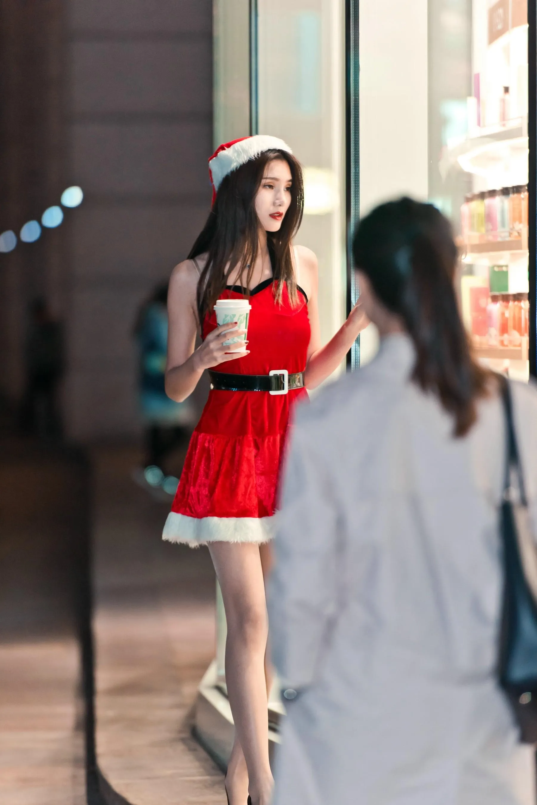[魔镜街拍] NO.124 寒风中的极品肉丝圣诞美人婷婷 [224P]插图6